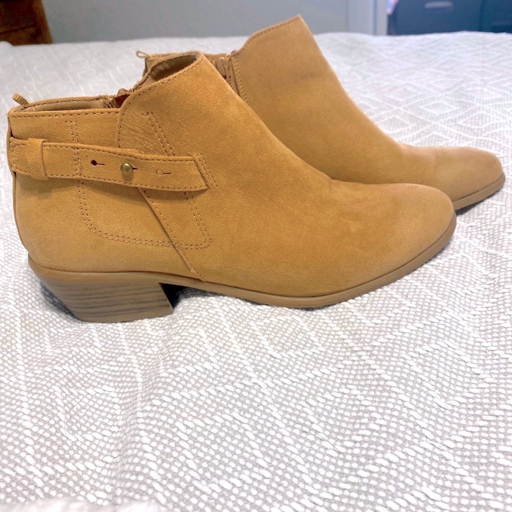 Caramel belted ankle boot 8
